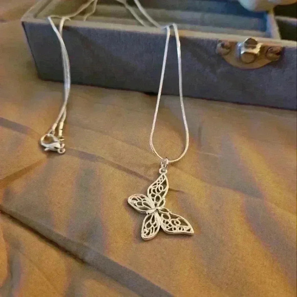 Jewelry - 925 Sterling silver snake chain with a butterfly pendant